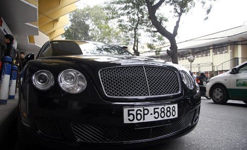 Ngắm xế sang Bentley 10 tỷ đồng 'bị bỏ rơi' của 'bầu' Kiên