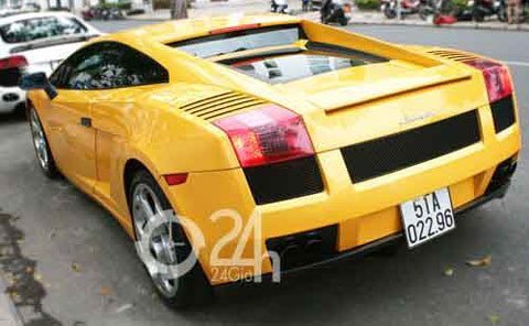 Nợ 'đầm đìa', Cường đô la vẫn ung dung khoe siêu xe