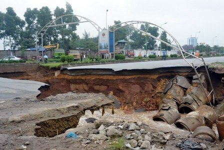 'Hố tử thần': Không thể đổ tội cho mưa bão