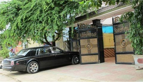 Siêu xe 35 tỷ ở Hà Tĩnh lưu hành không treo biển
