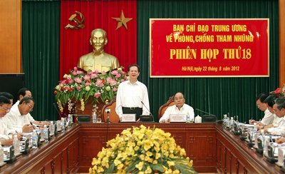 Thủ tướng: Điều tra, xử nghiêm hành vi thâu tóm ngân hàng