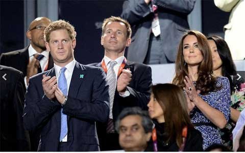 Thế giới 24h: Ầm ĩ ảnh nude của hoàng tử Anh