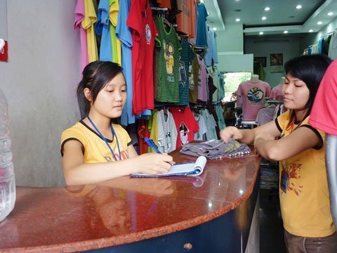 Tai tiếng rập rình sinh viên 'kiếm cơm' ca tối