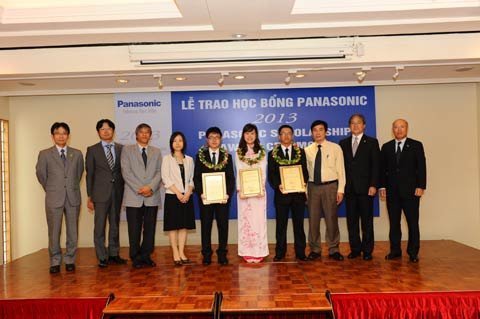 3 sinh viên nhận học bổng 80.000 USD từ Panasonic