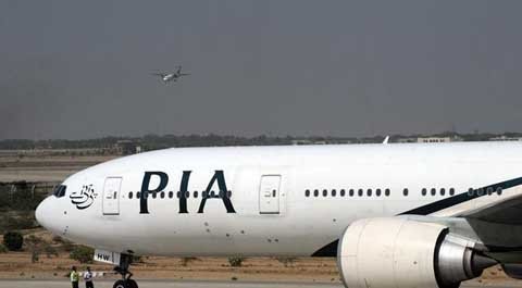 Quay lại điểm xuất phát vì ngủ quên trên máy bay