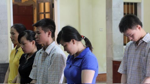 Cha già với nỗi đau có con gái cưng là ‘tú bà’