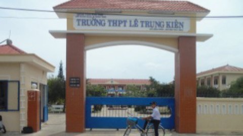 Học sinh lớp 12 đâm chết người