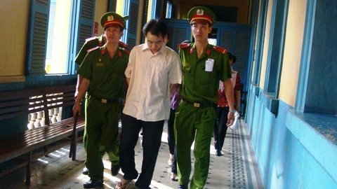 Đằng sau vụ cán bộ cá độ 44 tỷ đồng