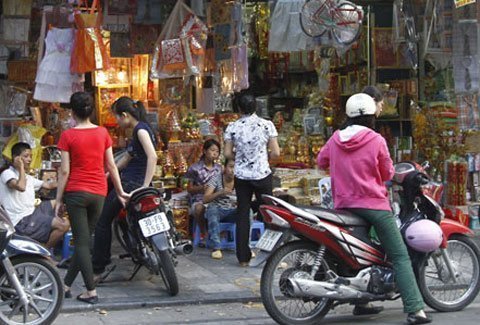 Đại gia đốt 'siêu xe' lẫn 'ô sin' dịp rằm tháng 7