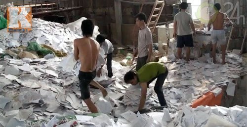Rùng mình công nghệ sản xuất giấy ăn