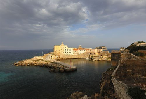 Nhà tù sướng như 'thiên đường' ở Italia