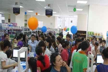 Ế ẩm, tồn kho nhiều: DN và siêu thị giữ giá