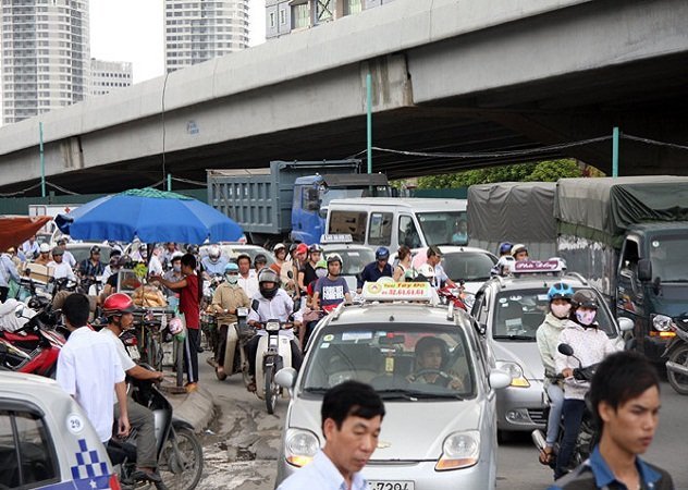 Hối hả về quê, đường Hà Nội 