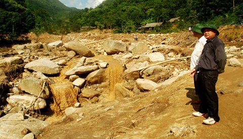 Chết lặng khi lũ quét mất 5 người thân