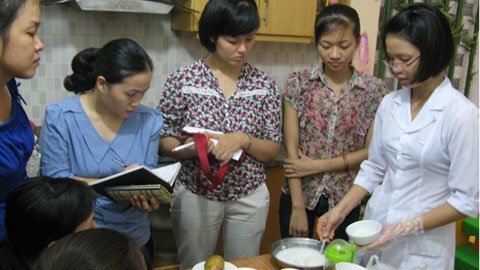 Tấp nập đi học làm mẹ đảm