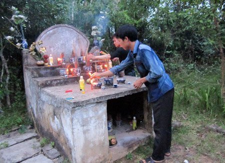 Chuyện lạ kỳ về những ngôi đền thiêng xứ Nghệ