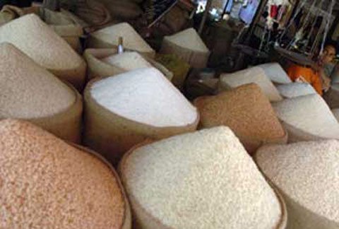Nghịch lý giá gạo: Xuất khẩu 'bèo', nội địa cao