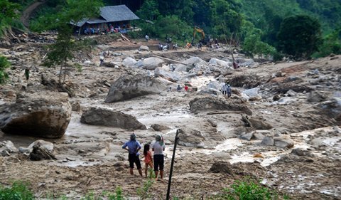 Miền Bắc vẫn nóng, mưa nắng đan xen