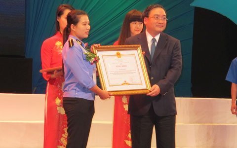 Người 'xả thân' cho những chuyến tàu an toàn