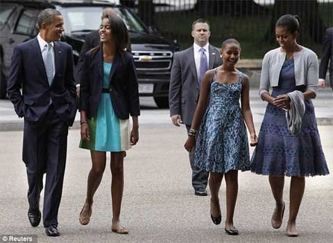Obama từ chối tiệc tùng để kèm con học