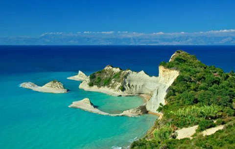 Kẹt tiền, châu Âu rao bán cung điện, lâu đài và đảo quý