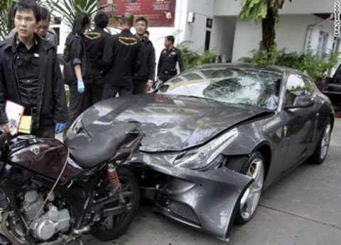 Công tử hãng đồ uống Red Bull lái siêu xe đâm chết cảnh sát