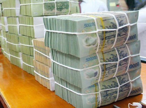 Tiền đâu thâu tóm ngân hàng?