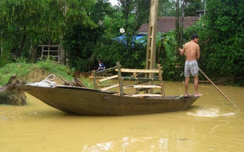 10 ngàn học sinh nghỉ học vì mưa lũ