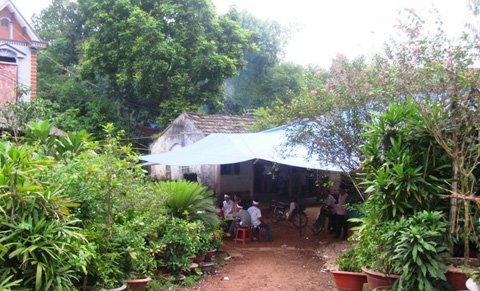 Đắng lòng đám tang nữ sinh chết trong nhà nghỉ