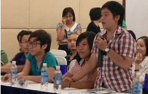 Trí thức đồng tính chật vật tìm việc làm