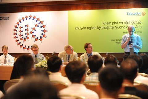 Trò chuyện cùng giáo sư, tìm hiểu ngành KH -KT tại Anh