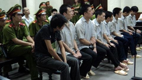 Giang hồ đọ súng ở phố Xã Đàn lĩnh án