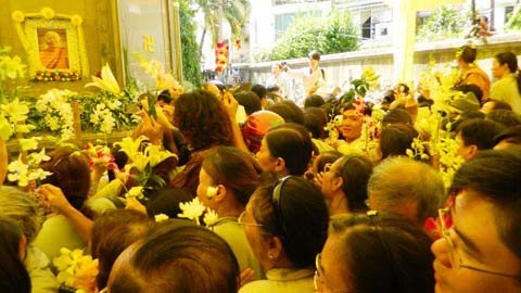 Hàng ngàn người tiễn đưa Hòa thượng Thích Minh Châu