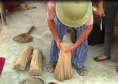 Bí mật công nghệ làm nhang tẩm chất độc