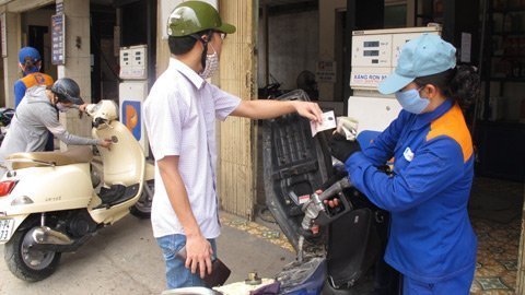 Xin tăng 1.300 đồng/lít, giá xăng sắp đạt kỷ lục?