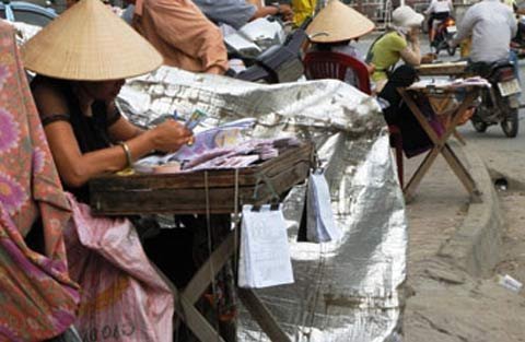Hàng loạt “bóng hồng” ghi lô đề sa lưới