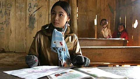 Hỗ trợ tiền ăn, ở cho học sinh vùng khó