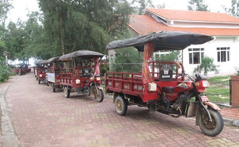 Đề xuất nhập xe túc túc: Luẩn quẩn, hài hước!