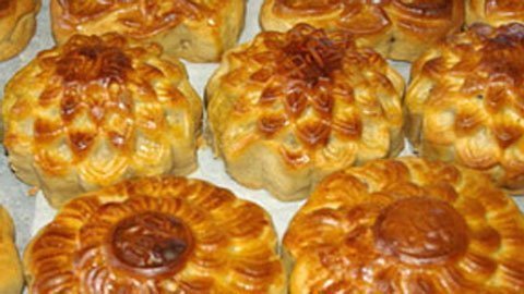 Chưa rằm Trung thu, bánh đã đại hạ giá