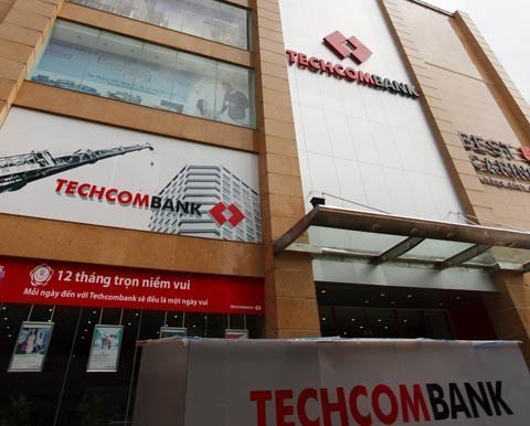 Techcombank mừng tuổi 19 với 19 giải thưởng