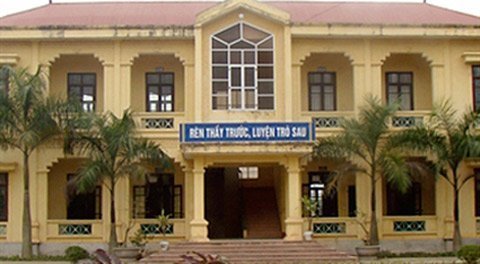 Khẩu hiệu lạ 'Rèn thầy trước, luyện trò sau'