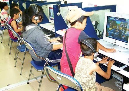 Không có sân chơi thật, trẻ “dồn” sang sân chơi ảo
