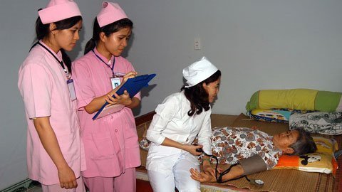 Thủ tục để là người giám hộ cho cô 80 tuổi?