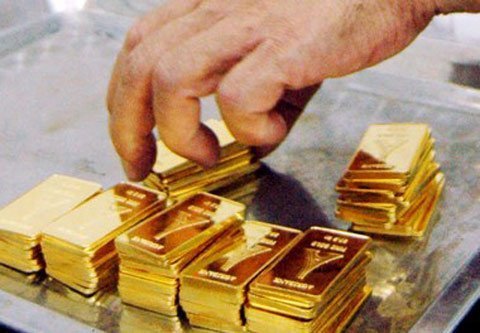 Sốt vàng: Dân xót ruột, nhà buôn ấm lòng