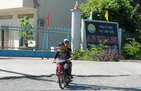 Khởi tố hàng loạt cán bộ ngân hàng