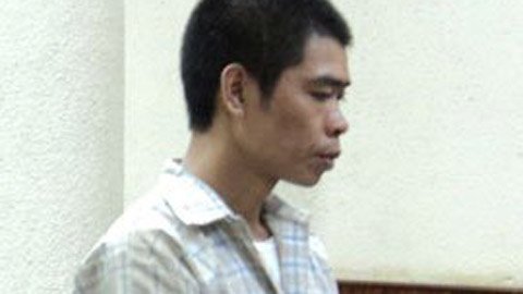 Mất điện thoại, nhả đạn vào người vô tội