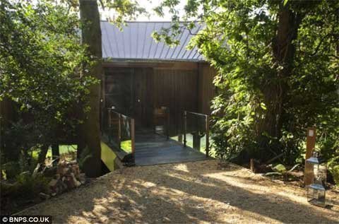 Xem nhà sàn xịn nhất nước Anh