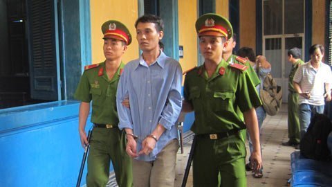 Tử hình kẻ đổ xăng thiêu vợ vì ghen