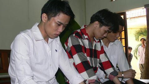 Tội ác kinh hoàng của cặp 'sát thủ' song sinh