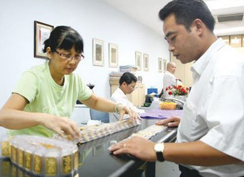 Sốt vàng: Lỗi tại ai?